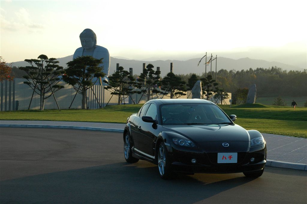RX-8と大仏
